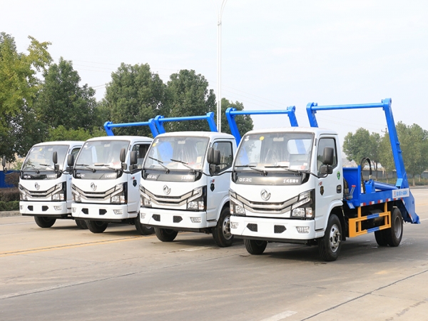 國六東風(fēng)小多利卡 3~4方 擺臂垃圾車(chē)