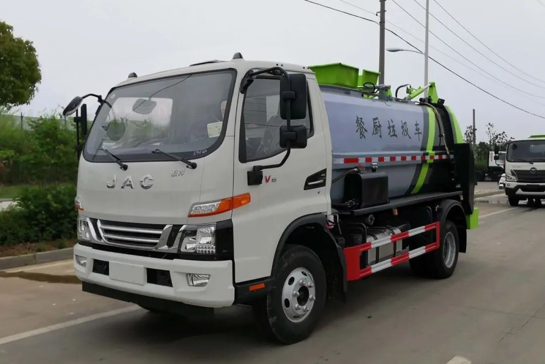 江淮駿鈴國六4.5方餐廚垃圾車(chē)