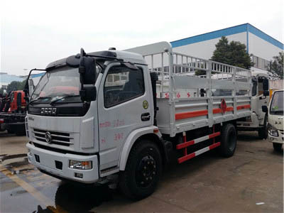 東風(fēng)多利卡5.1米氣瓶運輸車(chē)