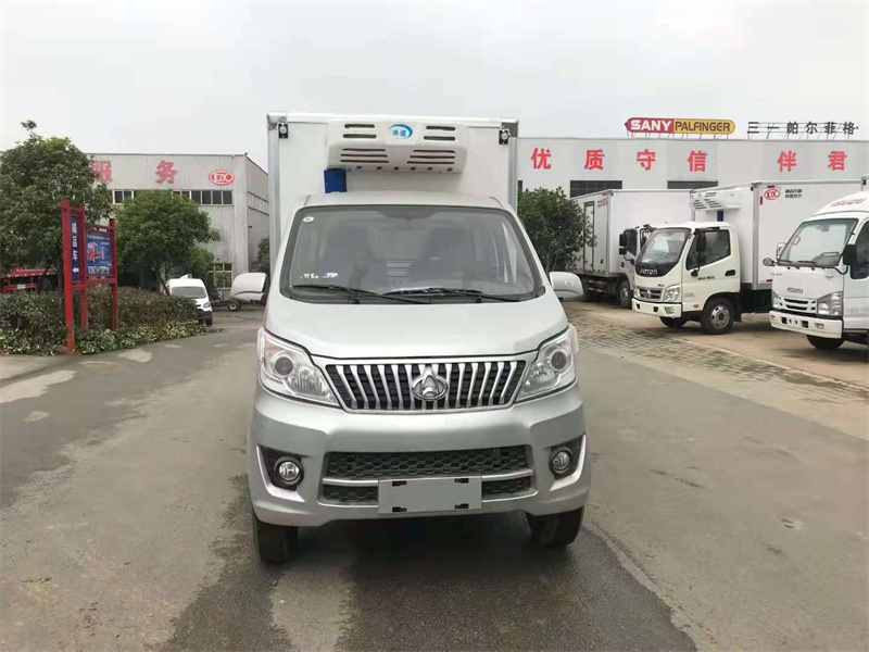 國六 長(cháng)安2.68米單輪小型冷藏車(chē)