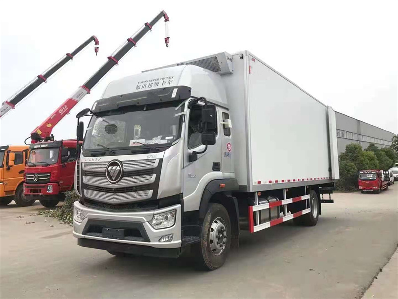國六 福田歐航7.6米高頂雙臥冷藏車(chē)